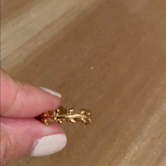 Delicate leaf ring - Picture 4 of 4